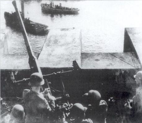 40 mm kanon Bofors na st�e�e ponorkov�ho bunkru